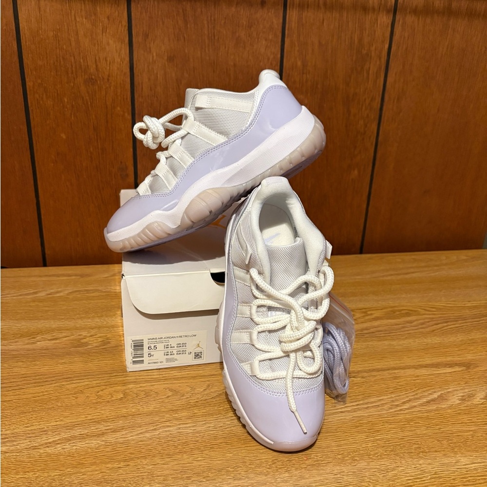 Wmns Air Jordan 11 Retro Low “Pure Violet”
